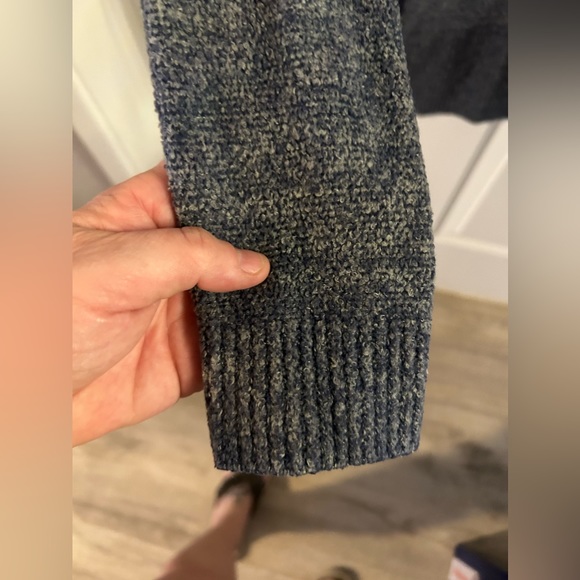 Max and Mia cardigan size medium blue color - Picture 4 of 4